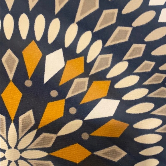 Banana Republic Blouse super cute for work - Picture 4 of 4